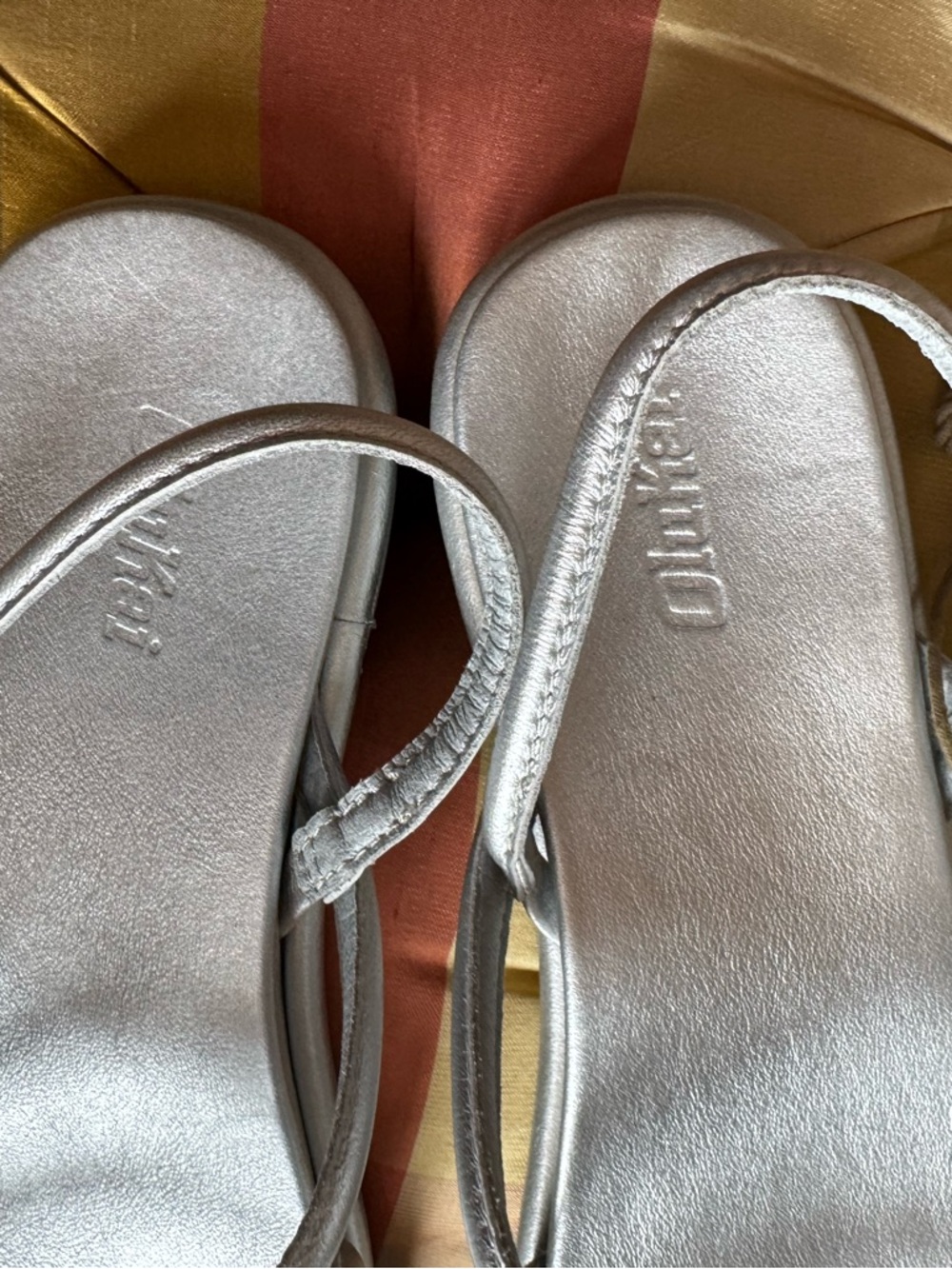OluKai TIARE STRAPPY SILVER - WOMENS SIZE 10 New with tags $130 - Picture 5 of 7